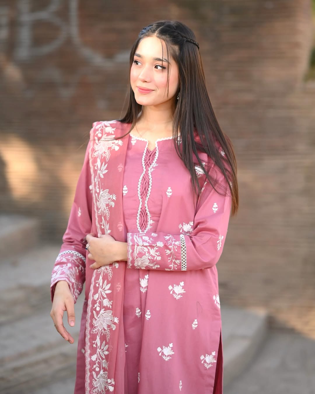 PINKISH FABRIC EMBROIDERY 3PC