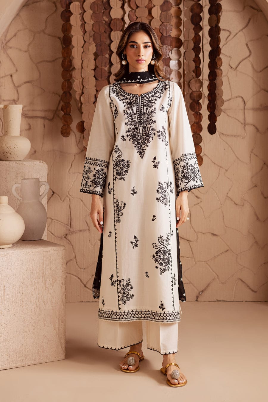 WHITE PEARL EMBROIDERED 3PC