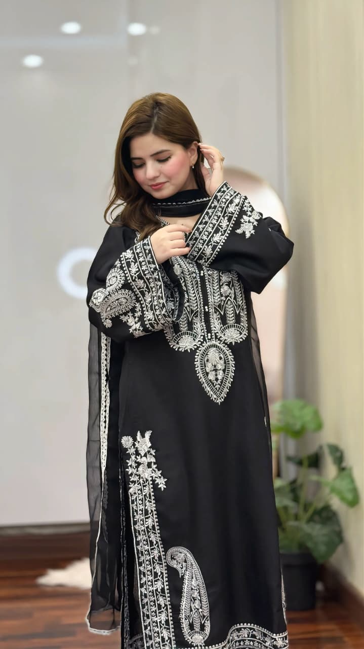 BLACK SAPPHIRE EMBROIDERED 3PC